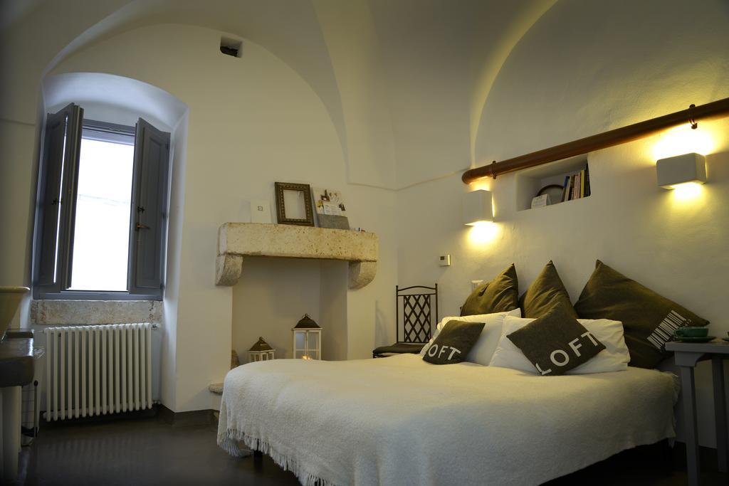 I 7 Archi Guest House Ostuni Szoba fotó